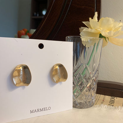 Chunky Curved Leaf Stud earrings - MARMELO USA