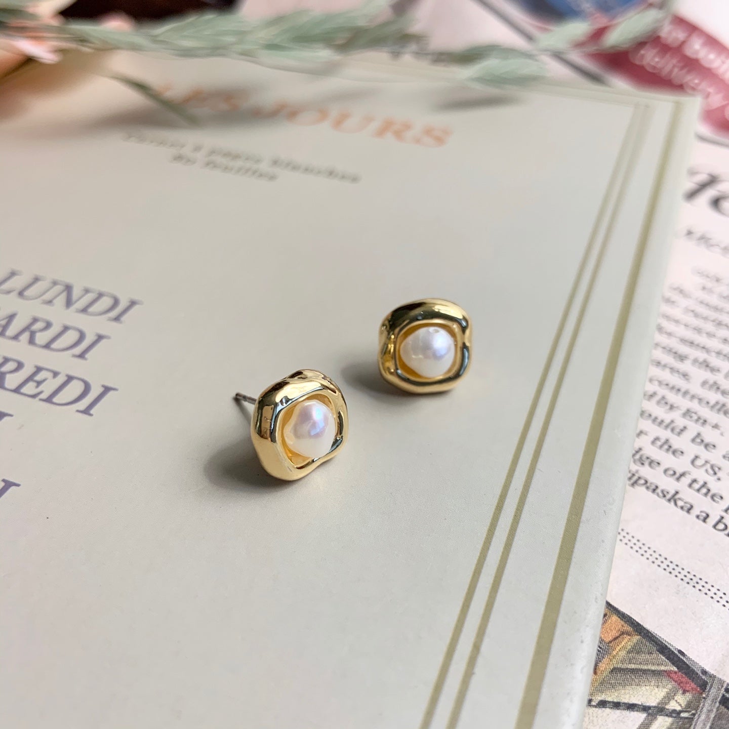 Freshwater Pearl In Infinity Gold Earrings - MARMELO USA