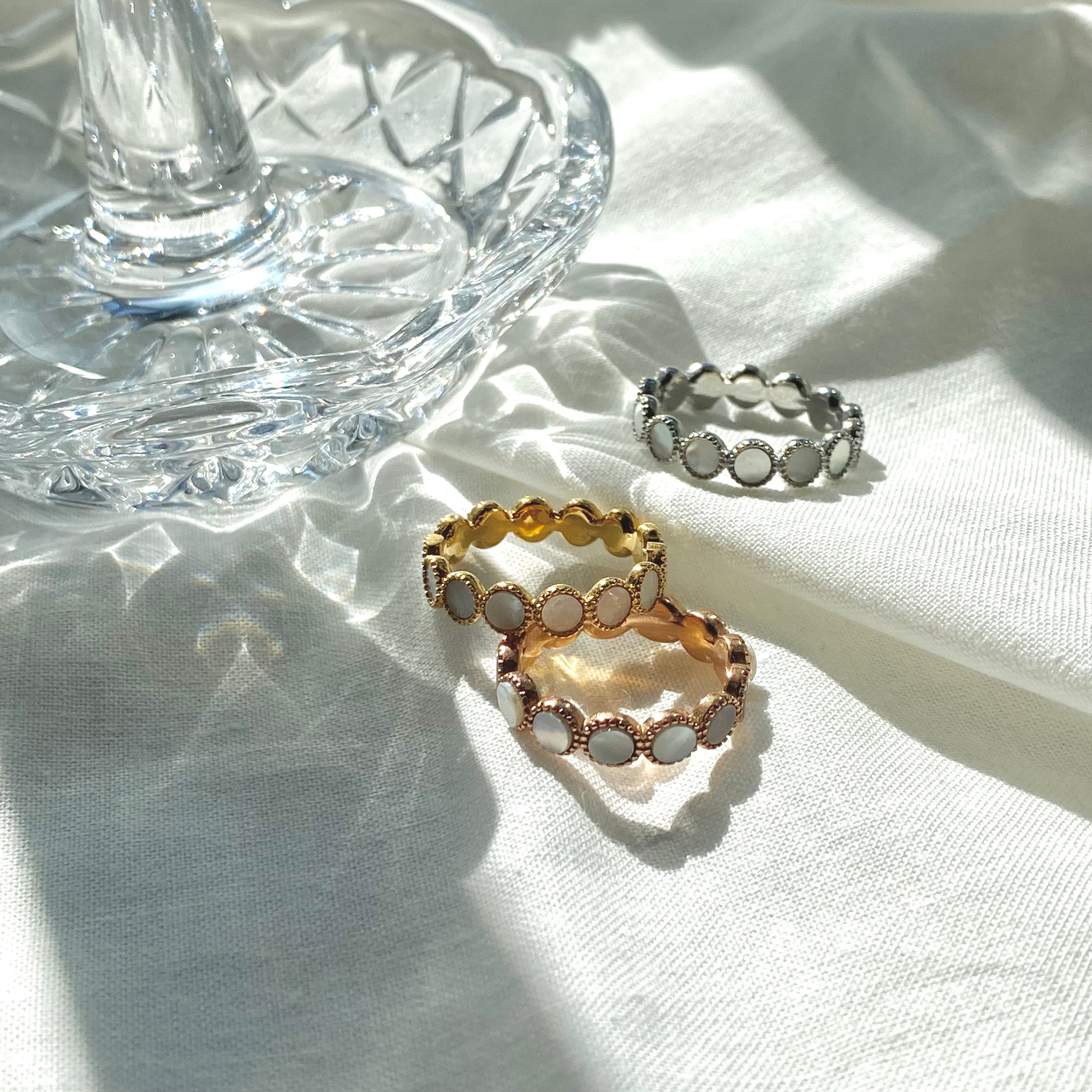 玫瑰金和金边分层珍珠母戒指带