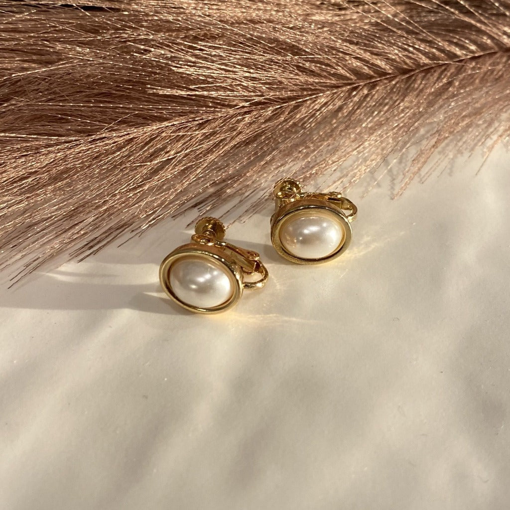 [Clip on] Oval Pearl earrings - MARMELO USA