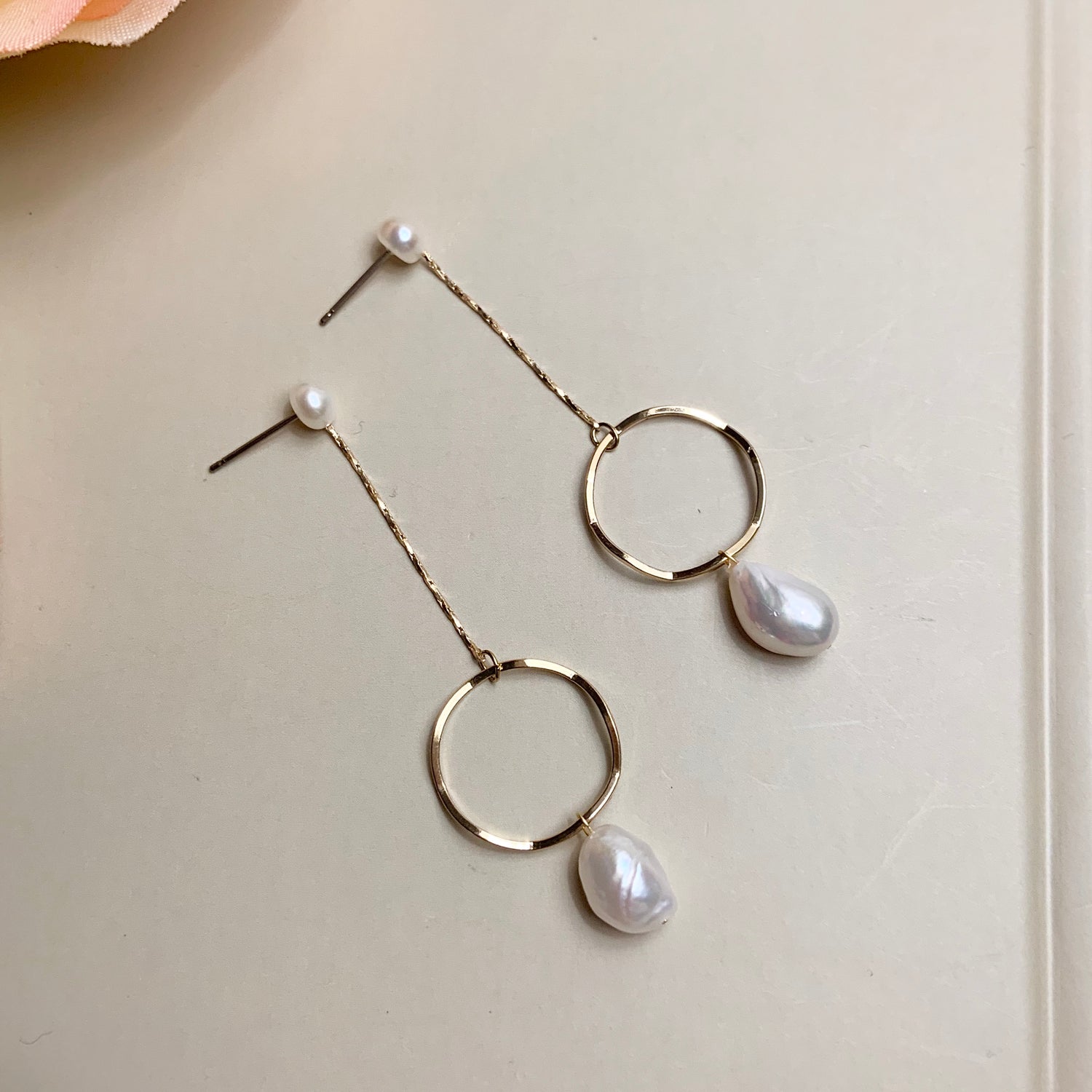 Freshwater Pearls and Circle Long Dangle Earrings - MARMELO USA