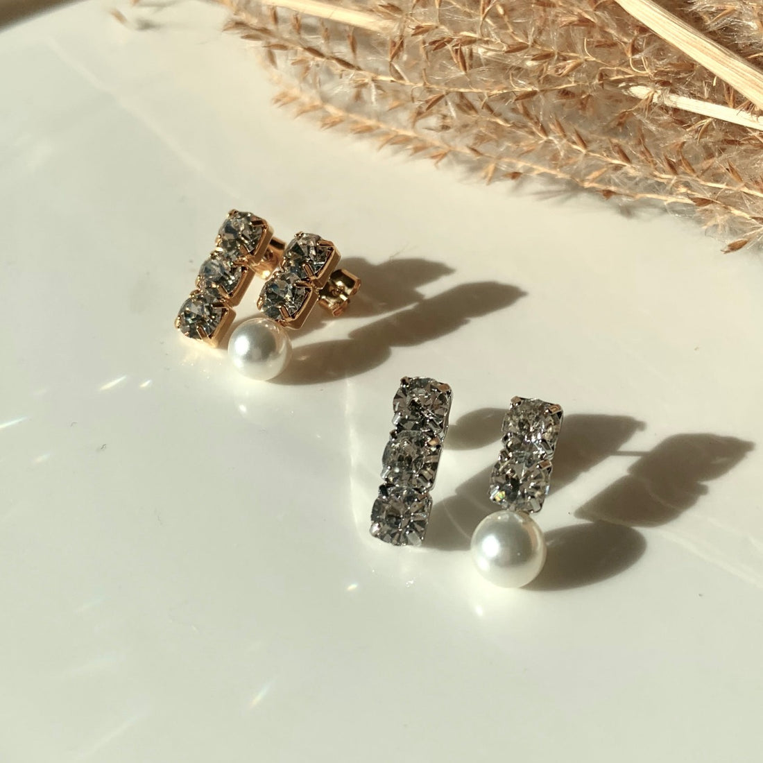 Mismatched Cubic Zirconia Bar and Pearl Stud Earrings - MARMELO USA