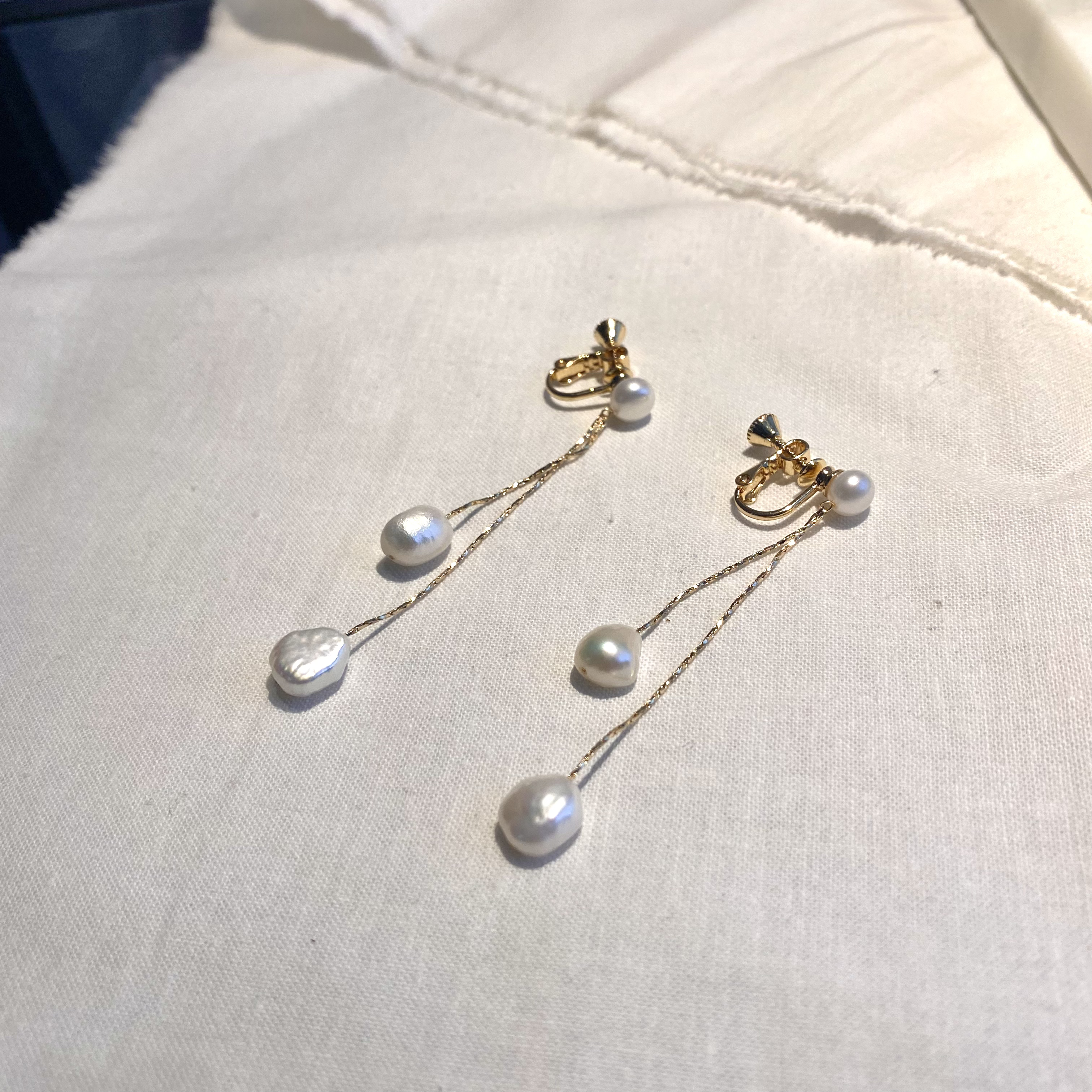 [Clip on] Yellow Gold White Pearl Clip On Earrings - MARMELO USA