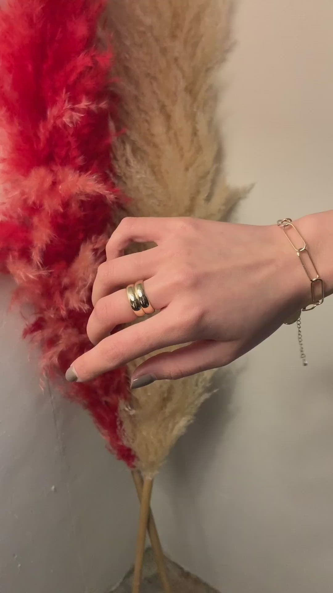 Simple Shiny Gold Ring Band